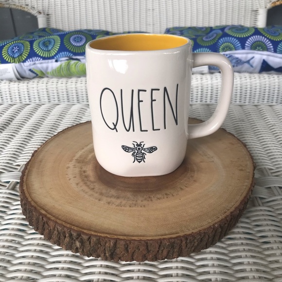 Rae Dunn Queen Bee Mug - Picture 3 of 4